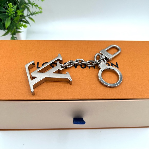 Louis Vuitton Silver Keychain Authentic ❤️ - Picture 1 of 5